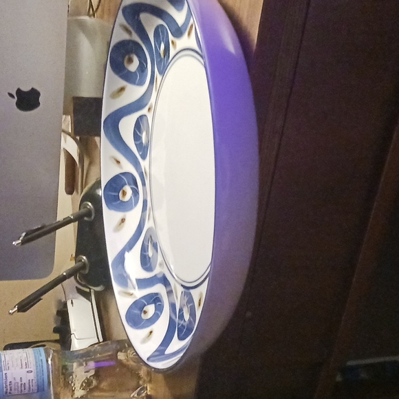 Very good condition hasn't lost its luster no chips or anything like that. - Picture 2 of 2